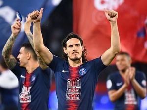 PSG Kunci Gelar, Sekaligus Beri Tribut untuk Katedral Notre-Dame PSG Kunci Gelar, Sekaligus Beri Tribut untuk Katedral Notre-Dame