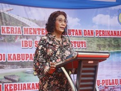 Di Kepulauan Selayar Susi Ajak Warga Jaga Lingkungan