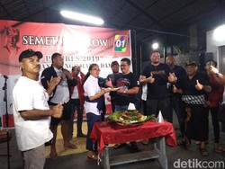 Jokowi Raih 90% di Bali Versi QC, Relawan Potong Tumpeng dan Joget Bumbung