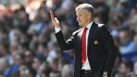 Akibat kekalahan telak ini, Ole Gunnar Solskjaer sampai harus meminta maaf pada para pendukung Man United. (Foto: Jason Cairnduff/Action Images via Reuters)