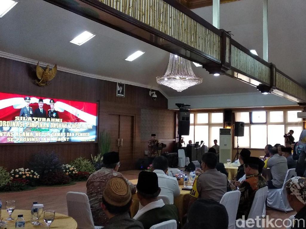 FKUB Jabar Ajak Warga Rajut Kembali Kebersamaan FKUB Jabar Ajak Warga Rajut Kembali Kebersamaan