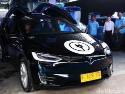 Berapa Tarif Naik Taksi Listrik Pertama di RI?