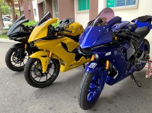 Yamaha R15 Berbaju Moge R1M