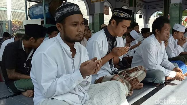 Berita Puluhan Warga Binaan Ini Doa Bersama Minta 'Kesejukan' Pascapemilu Rabu 24 Juli 2019 Berita Puluhan Warga Binaan Ini Doa Bersama Minta 'Kesejukan' Pascapemilu Rabu 24 Juli 2019