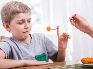 Agar Anak Doyan Makan Ikan, Siasati dengan Cara Ini