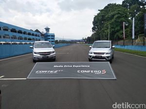 Wuling Confero S Kini Ada yang Tanpa Pedal Kopling Wuling Confero S Kini Ada yang Tanpa Pedal Kopling