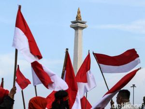 Wow! Ada Bendera Merah Putih Jumbo Harga Rp 6 Juta di Toko Online