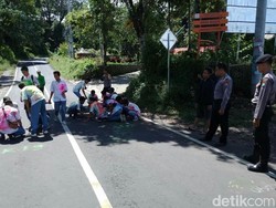 Corat-coret Jalan, Siswa SMA yang Rayakan Kelulusan Dihukum Ngepel Aspal