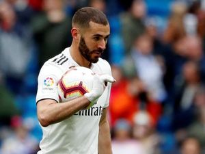 Zidane: Terserah Orang Bilang Apa, Benzema Adalah Striker Terbaik Dunia