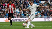 Gareth Bale tampil membela Real Madrid menjamu Athletic Bilbao dari bangku cadangan. (