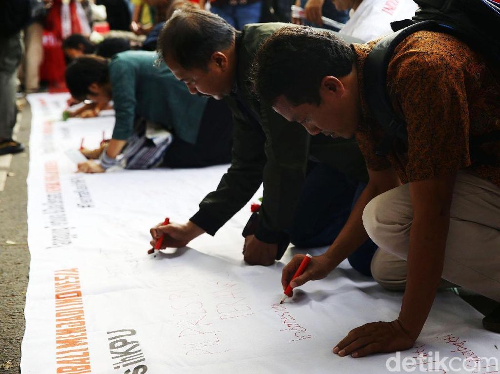 Di AS dan Korsel, Petisi Online Disediakan oleh Kantor Kepresidenan Di AS dan Korsel, Petisi Online Disediakan oleh Kantor Kepresidenan