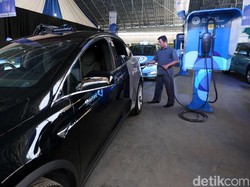 Sumber Daya Alam di RI Cukup untuk Bikin Baterai Kendaraan Listrik