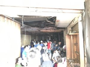 Penampakan Ruko Blok C Tanah Abang Terbakar