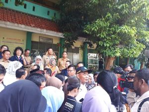 Datangi 2 SMP di Jakarta, Mendikbud: UNBK Sesuai Standar Datangi 2 SMP di Jakarta, Mendikbud: UNBK Sesuai Standar
