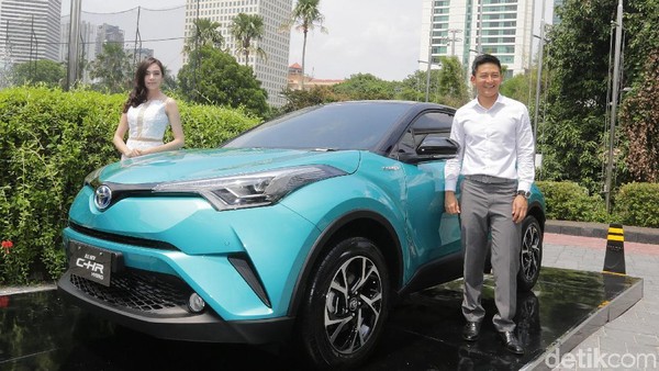 Rio Haryanto menghadiri peluncuran C-HR hybrid di Jakarta 