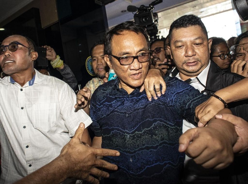 Demiz Gabung Partai Gelora, Andi Arief Sindir Gelanggang Orang Rapuh Demiz Gabung Partai Gelora, Andi Arief Sindir Gelanggang Orang Rapuh