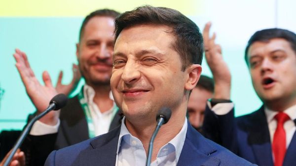 Ini Volodymyr Zelensky, Pelawak yang Kalahkan Petahana di Pilpres Ukraina
