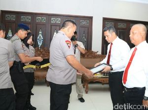 34 Anggota yang Ungkap Kasus Mayat dalam Koper Terima Penghargaan