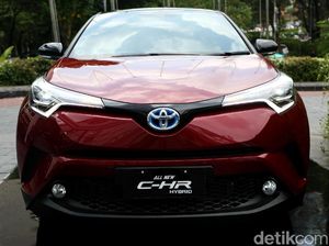 Beda Rp 30 Juta, Toyota C-HR Hybrid Bisa Geser Model Bensin