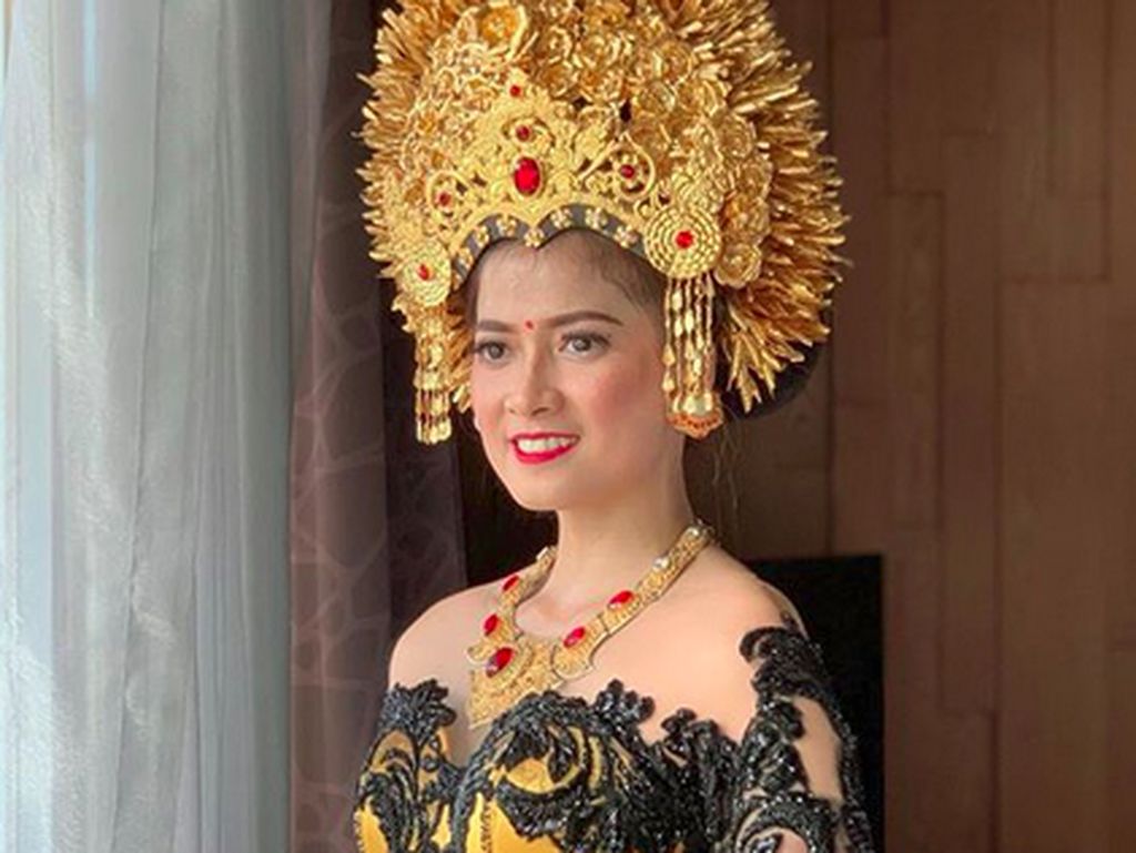 Kenakan Baju Pengantin Khas Bali, Chika Jessica Nggak Sabar Pengin Nikah
