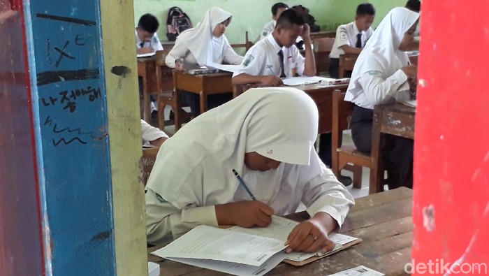 Siswa saat menjalani Ujian Nasional. (Imam Suripto/detikcom)