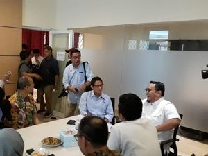 Video Sandiaga Sebut 3 Hari Ini Banyak Berita Lucu, Semua Tertawa