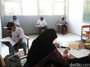 Napi Anak SD di Kutoarjo UN Pakai Seragam SMP dan SMA