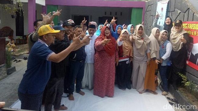 Berita Relawan Pendukung Prabowo-Sandi di Banyuwangi Deklarasi Kemenangan Minggu 16 Juni 2019 Berita Relawan Pendukung Prabowo-Sandi di Banyuwangi Deklarasi Kemenangan Minggu 16 Juni 2019