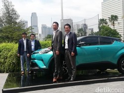 Nggak Sampai Rp 600 Juta, Ini Harga C-HR Hybrid