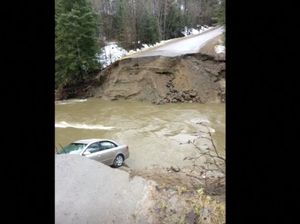 Mobil Tersapu Banjir di Kanada, Pengemudi Wanita Tewas