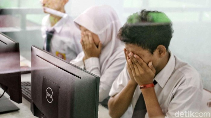 Remaja pada masa pubertas rentan mengalami aneka macam goncangan (Foto: Pradita Utama)