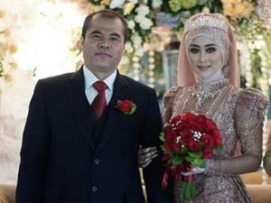 3 Kali Nikah, Aceng Fikri Kini Persunting Perempuan Terpaut Usia 16 Tahun 3 Kali Nikah, Aceng Fikri Kini Persunting Perempuan Terpaut Usia 16 Tahun