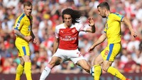 Di menit-menit terakhir peratandingan Arsenal terus menggedor pertahanan Palace. Tapi gol penyama kedudukan yang dicari tuan rumah tak kunjung muncul. Warren Little/Getty Images.