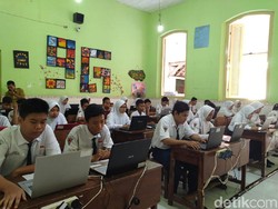 Gangguan Server, UNBK SMP di Kota Mojokerto Molor Satu Jam