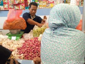 Jelang Ramadan, Harga Bawang Merah-Putih di Ponorogo Naik 2 Kali Lipat Jelang Ramadan, Harga Bawang Merah-Putih di Ponorogo Naik 2 Kali Lipat