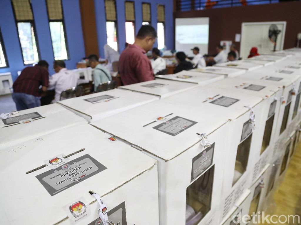 Diduga Kelelahan, Petugas KPPS di Makassar Meninggal Diduga Kelelahan, Petugas KPPS di Makassar Meninggal