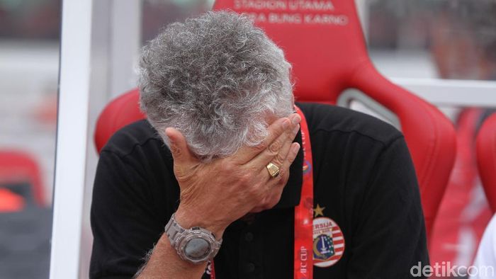 Tagar #KolevOut menggema di twitter usai Persija dikalahkan Bali United (Rifkianto Nugroho/detikSport) Tagar #KolevOut menggema di twitter usai Persija dikalahkan Bali United (Rifkianto Nugroho/detikSport)