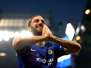 Selebrasi Liar Gonzalo Higuain dan Fans Perempuan Chelsea