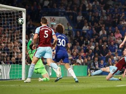 Ashley Barnes menyamakan kedudukan menjadi 2-2 di menit ke-24. Reuters/Andrew Boyers.