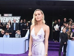 Ketika Captain Marvel Kenakan Infinity Stones di Premiere Avengers: Endgame