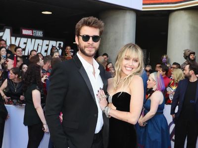 Foto: Kemesraan Miley Cyrus dan Liam Hemsworth di Premier Avengers: Endgame