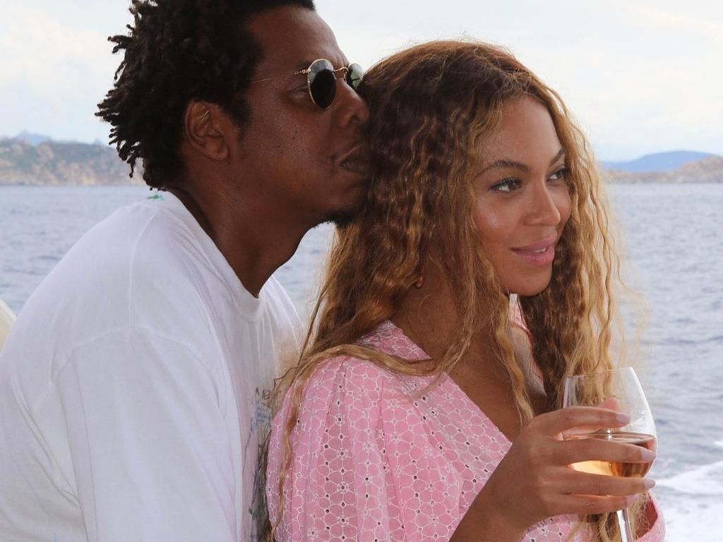 Keseruan Beyonce dan Jay Z Saat Liburan dan Kulineran Bersama