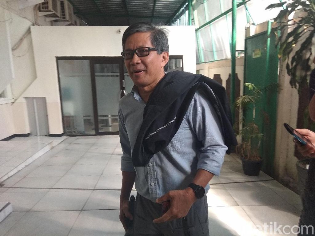 Cerita di Balik Muhammad Rocky Gerung yang Viral Cerita di Balik Muhammad Rocky Gerung yang Viral