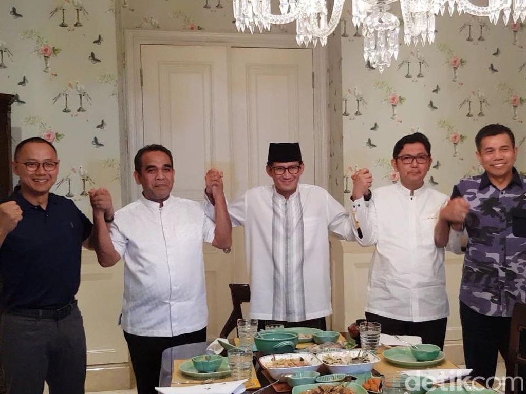 Sandiaga Konsolidasi dengan Sekjen Koalisi Indonesia Adil Makmur Sandiaga Konsolidasi dengan Sekjen Koalisi Indonesia Adil Makmur