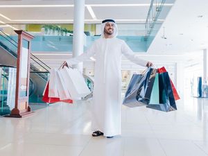 Viral, Pria Saudi Sewa Satu Mal Supaya Bisa Belanja Pakai Mobil