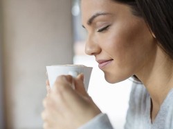 Positif Covid-19, Wanita Ini Sebut Kopi Baunya Kayak Asap Knalpot