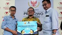 Ruang Sandi Serahkan Ribuan Foto C1 ke BPN Prabowo-Sandiaga