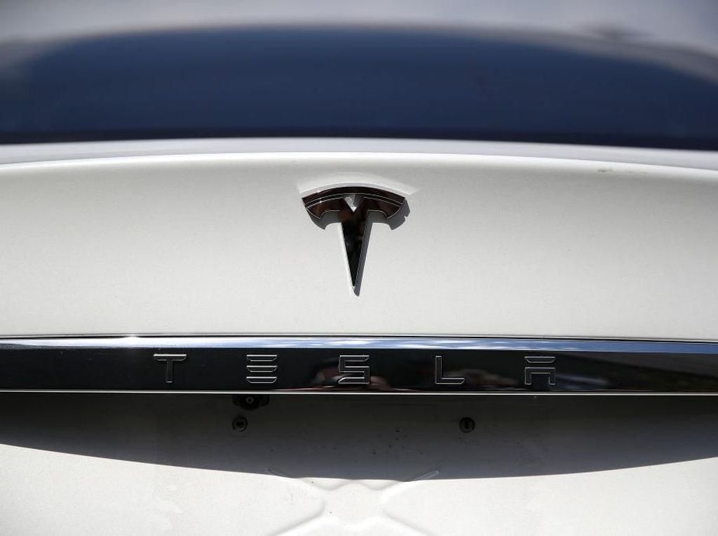 Harga Tesla Turun Nih! Penjualan Bisa Tembus 2 Juta Mobil Harga Tesla Turun Nih! Penjualan Bisa Tembus 2 Juta Mobil