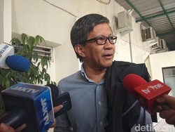 Rocky Gerung Siap Bersaksi di Sidang Ratna Sarumpaet