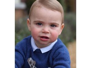 Potret Menggemaskan 3 Royal Baby Saat Berusia 1 Tahun, Siapa Favoritmu? Potret Menggemaskan 3 Royal Baby Saat Berusia 1 Tahun, Siapa Favoritmu?